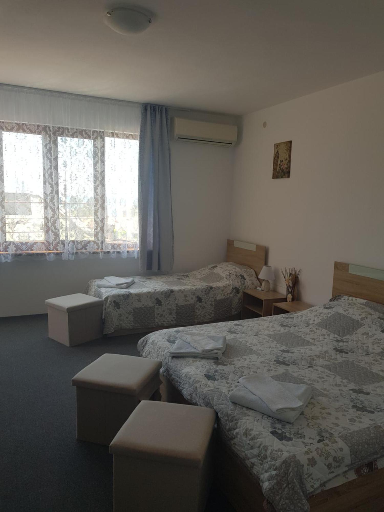 Guest Rooms Radost Balchik Esterno foto