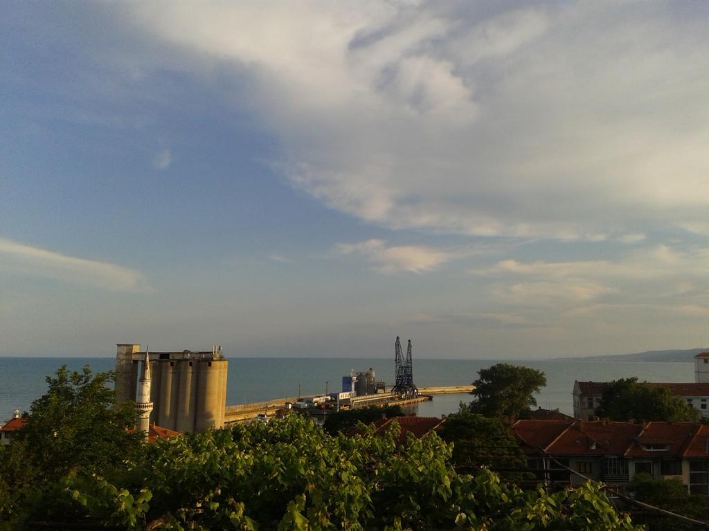 Guest Rooms Radost Balchik Esterno foto