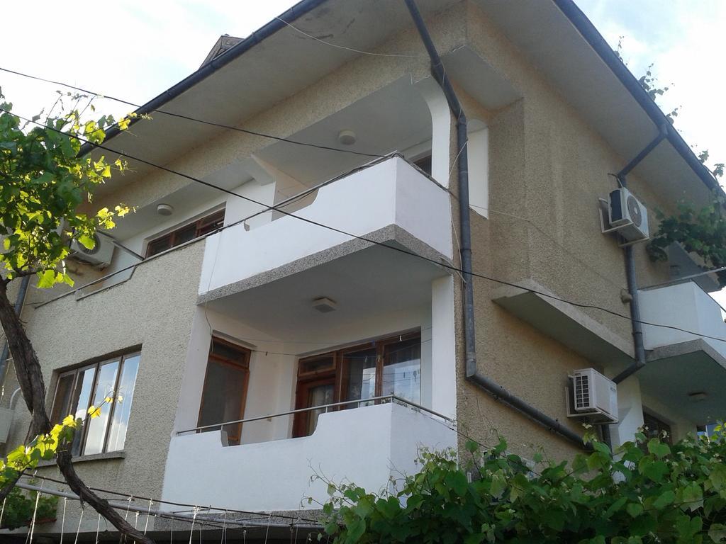 Guest Rooms Radost Balchik Esterno foto