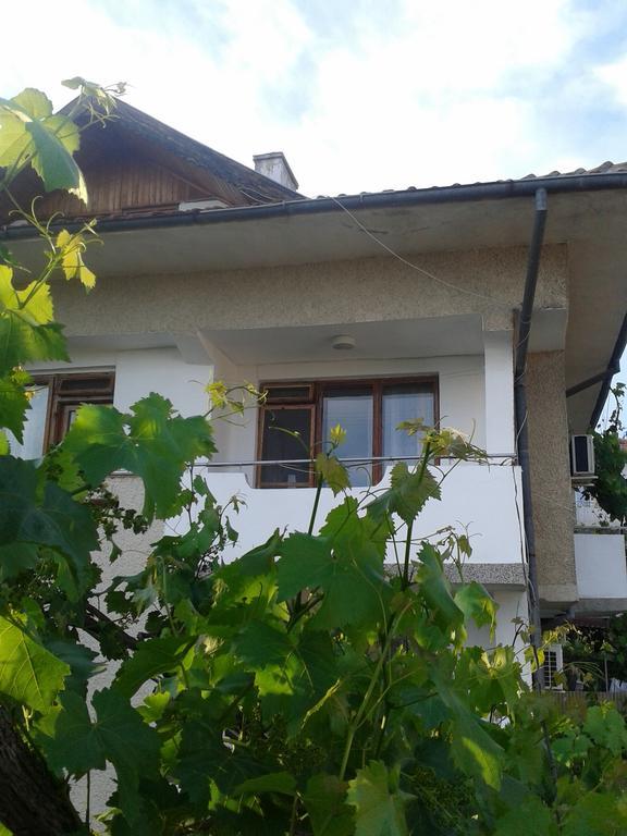 Guest Rooms Radost Balchik Esterno foto